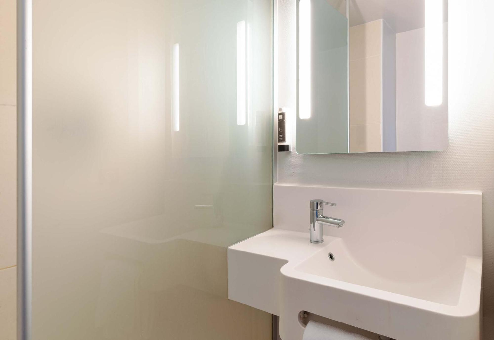 B&B Hotel Lyon Centre Monplaisir Εξωτερικό φωτογραφία